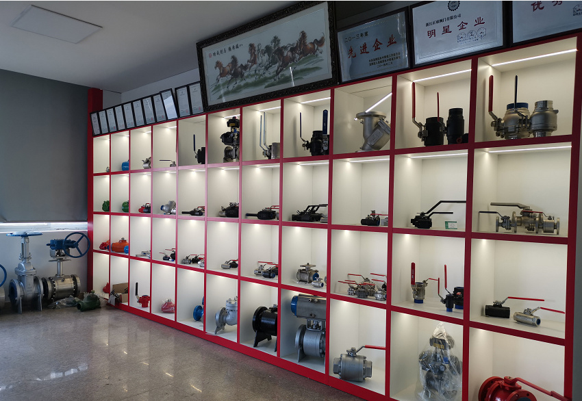 EUE 8RD Threaded body Floating Oilfield Ball Valve